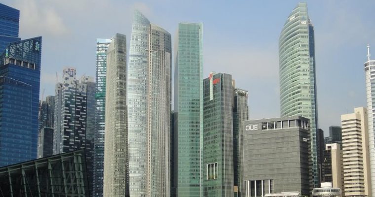 ビルが立ち並ぶ様子